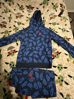Nike sweatsuit